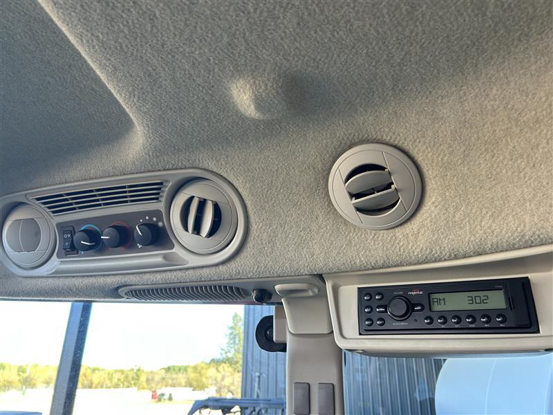 2018 John Deere 5075M Image 20