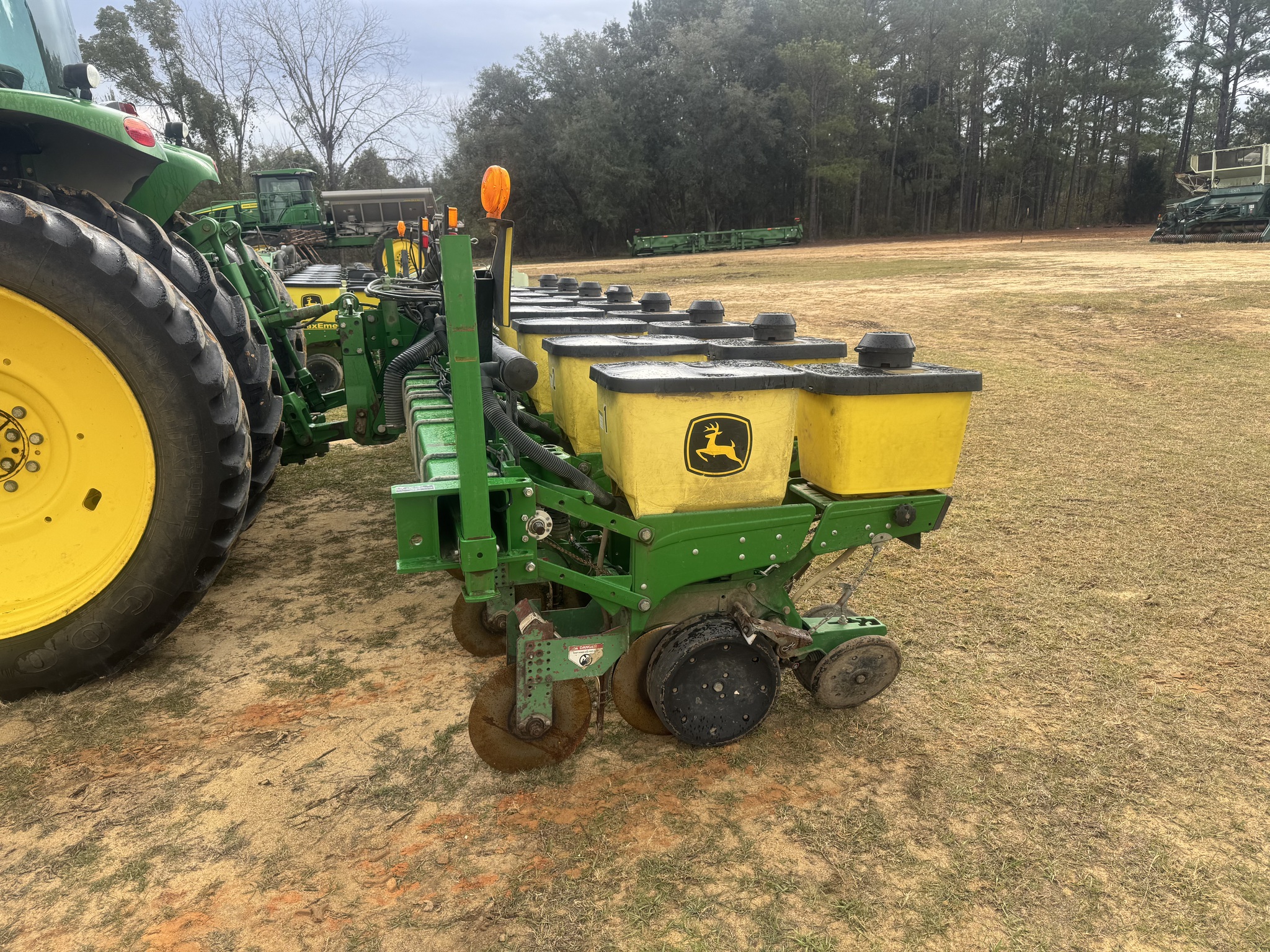 2016 John Deere 1705 Image 1