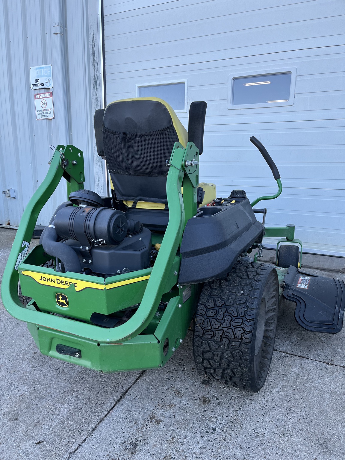 2022 John Deere Z740R Image 7