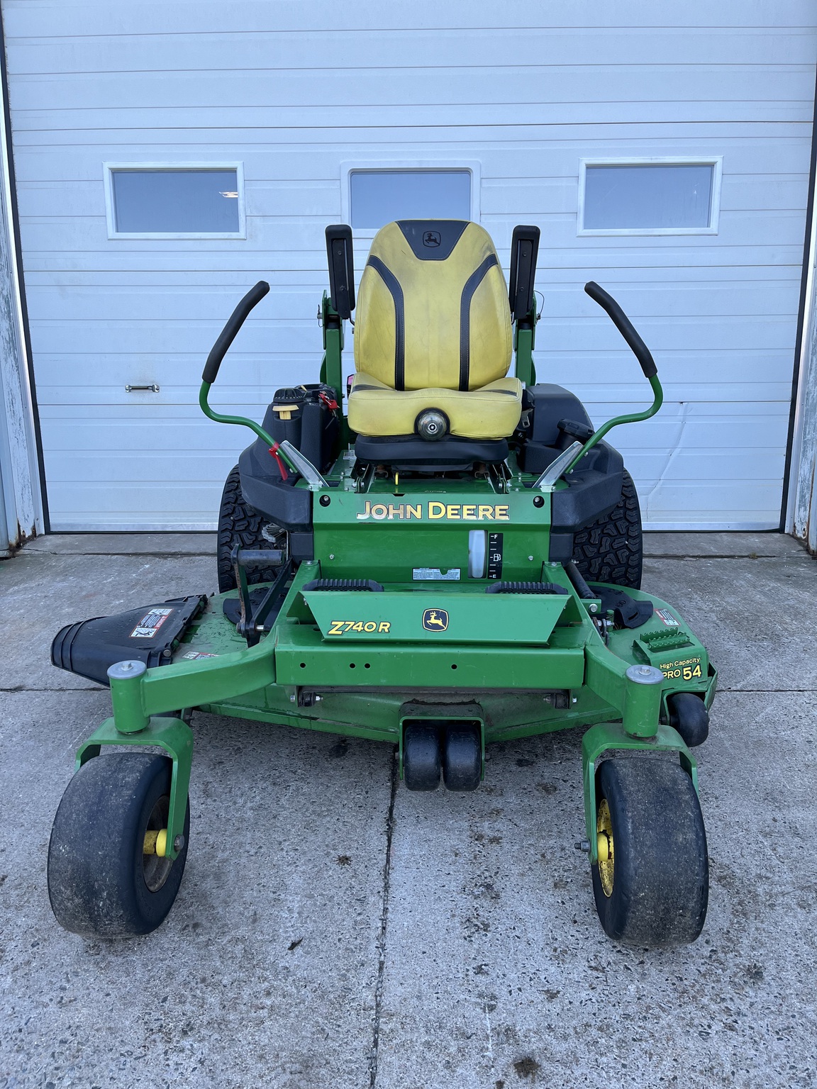 2022 John Deere Z740R Image 2