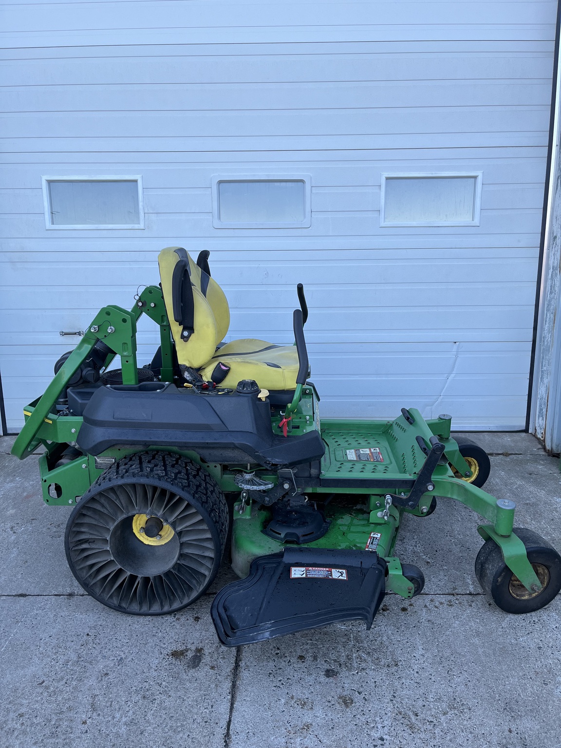 2022 John Deere Z740R Image 4