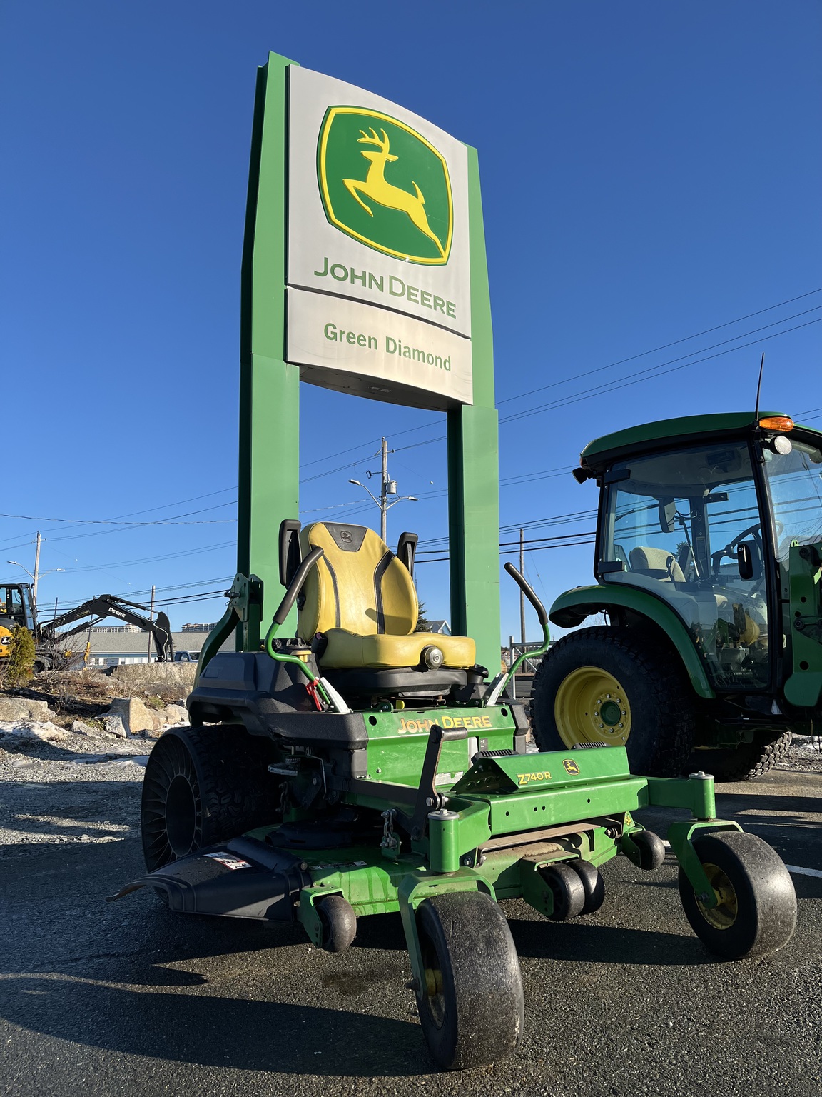 2022 John Deere Z740R Image 1