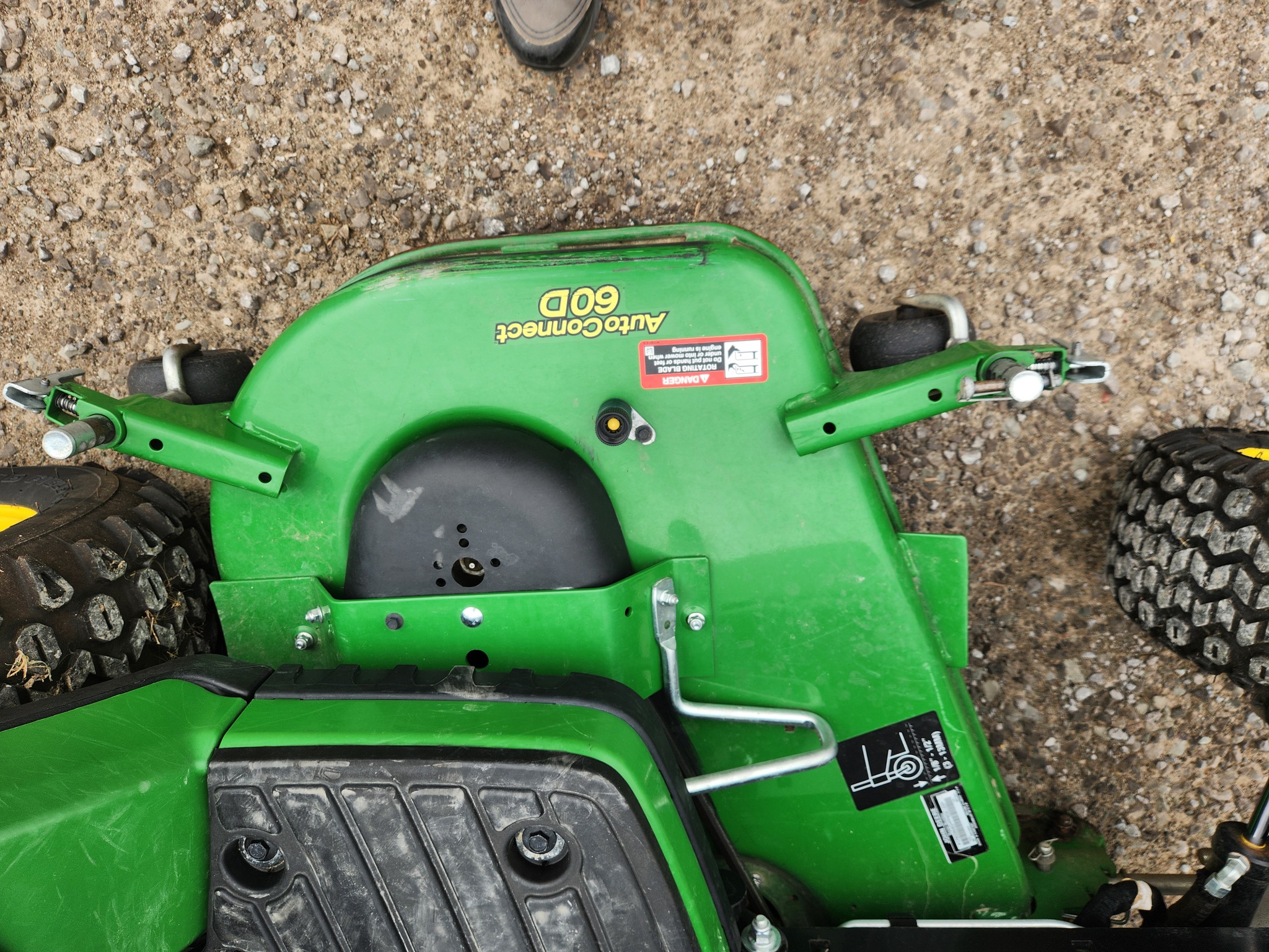 2022 John Deere 1025R Image 3