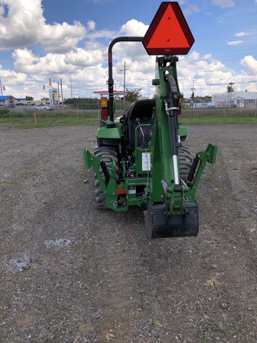 2019 John Deere 2038R Image 2