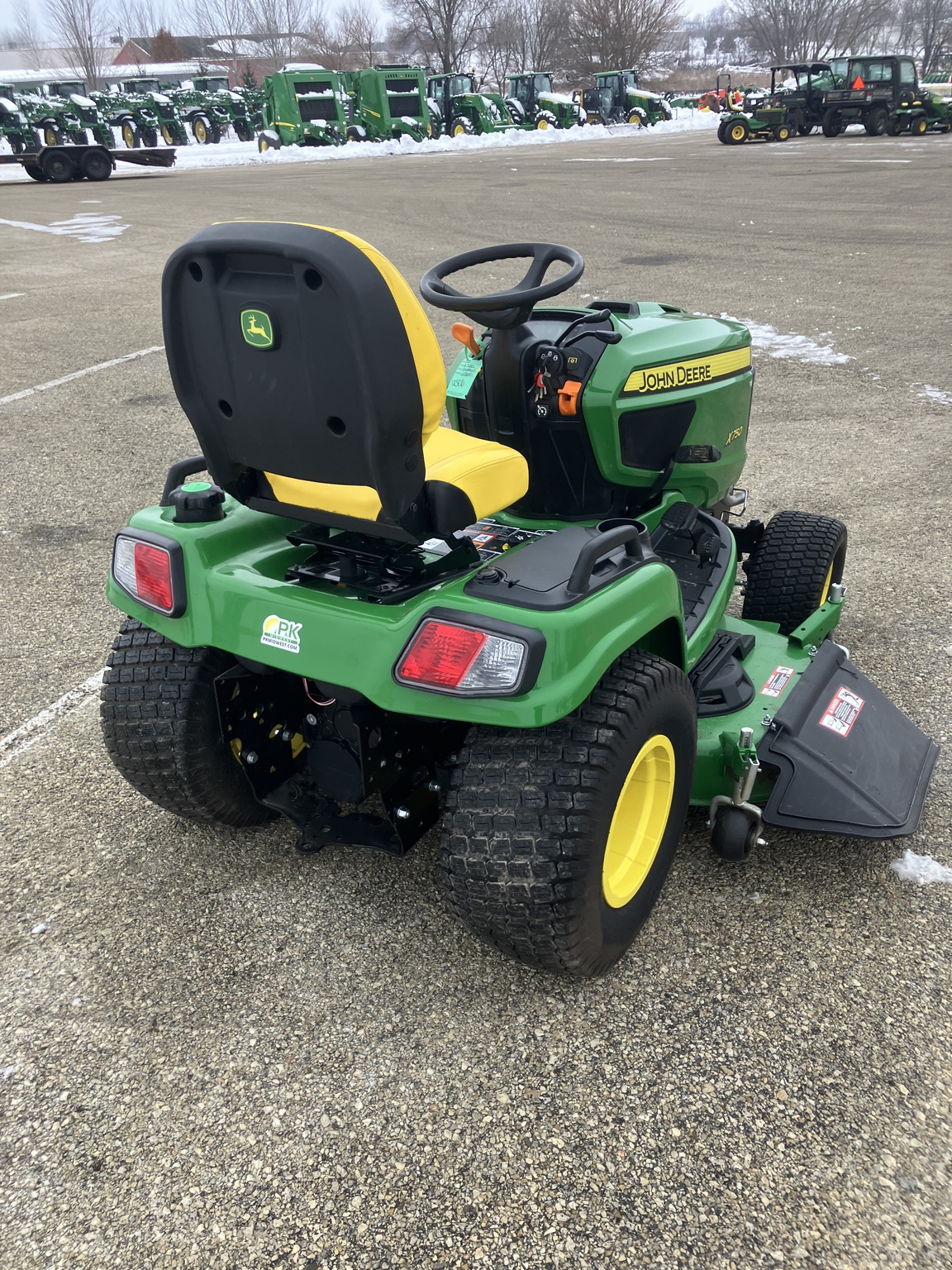 2023 John Deere X750 Image 4