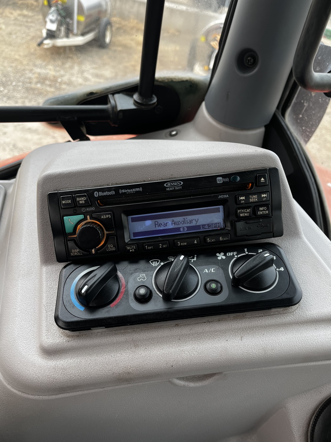 2018 Kubota M7-151 Image 13