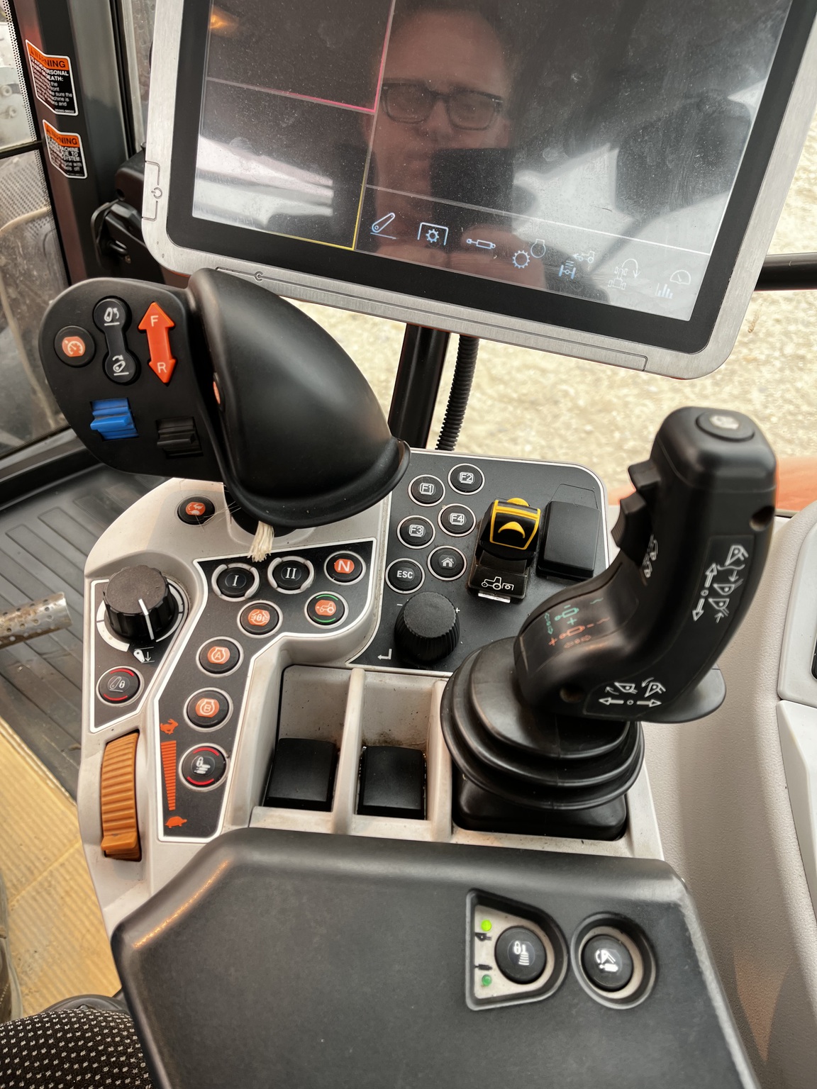 2018 Kubota M7-151 Image 14