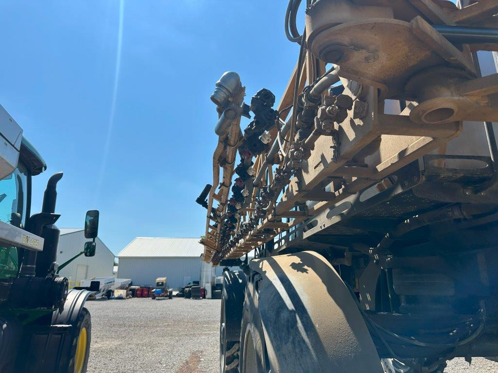 2015 RoGator RG1100B Image 8