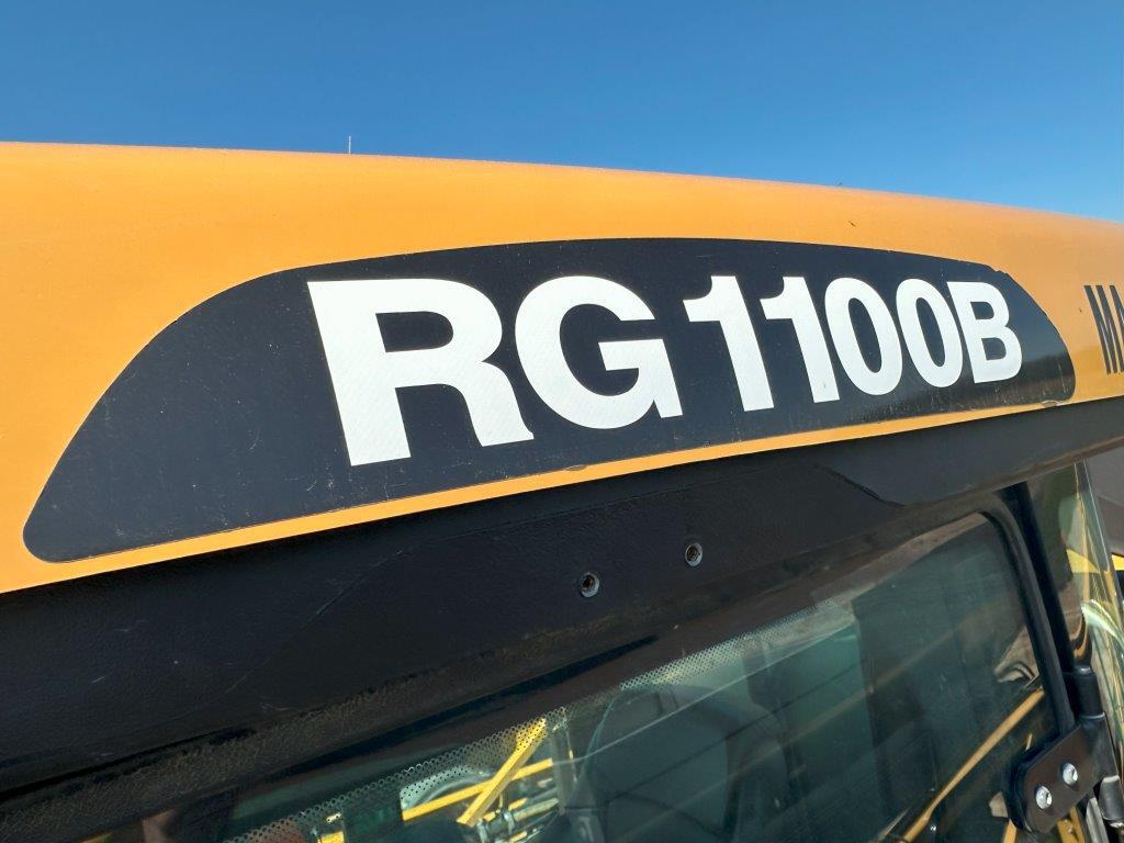 2015 RoGator RG1100B Image 19