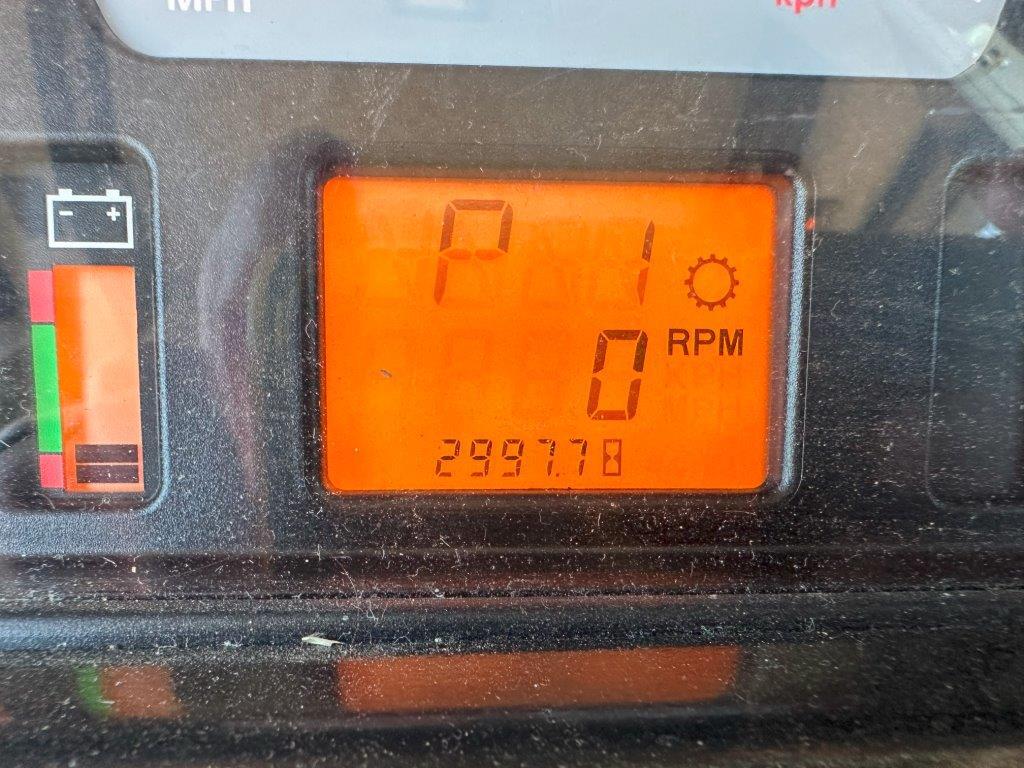 2015 RoGator RG1100B Image 31