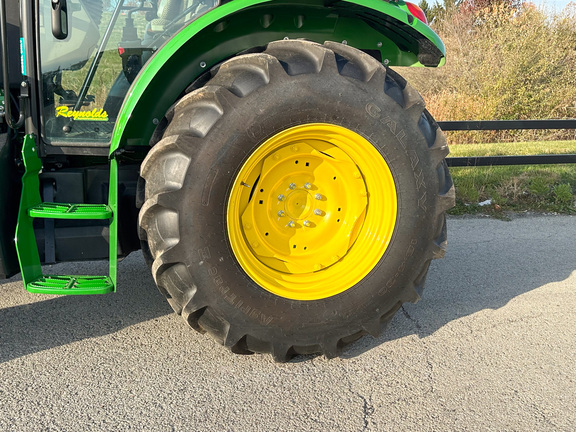 2024 John-Deere 5100E