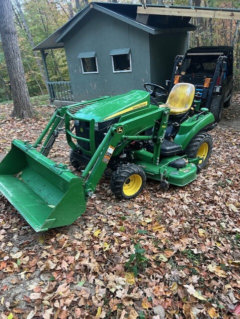 2011 John Deere 1023E Image 2