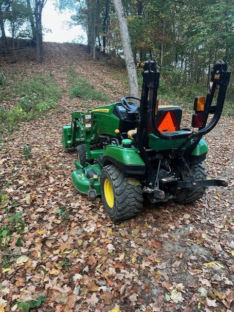 2011 John Deere 1023E Image 3