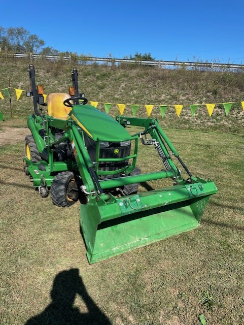 2011 John Deere 1023E Image 5