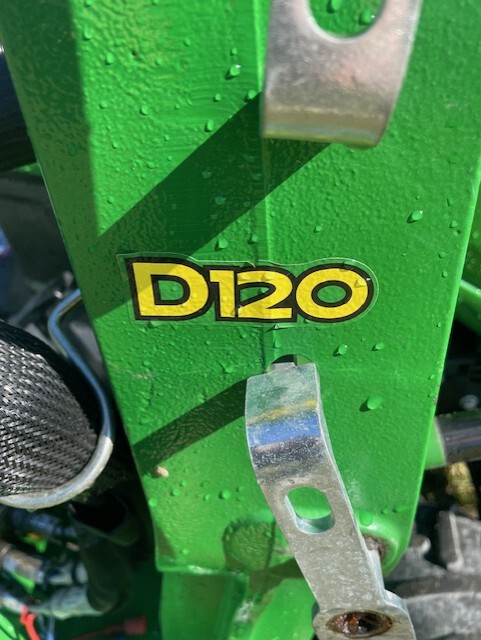 2011 John Deere 1023E Image 9