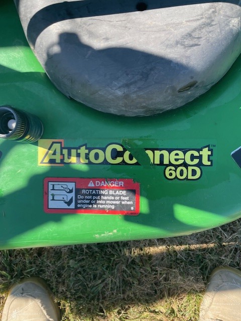2011 John Deere 1023E Image 12