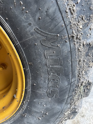 Photo of 2015 John Deere 204K