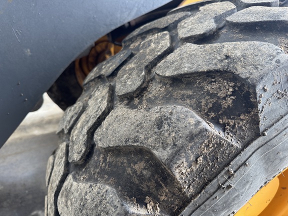 Photo of 2015 John Deere 204K