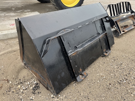 Photo of 2015 John Deere 204K