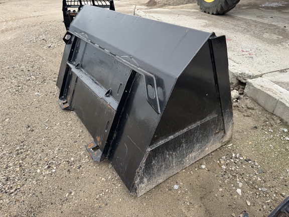 Photo of 2015 John Deere 204K