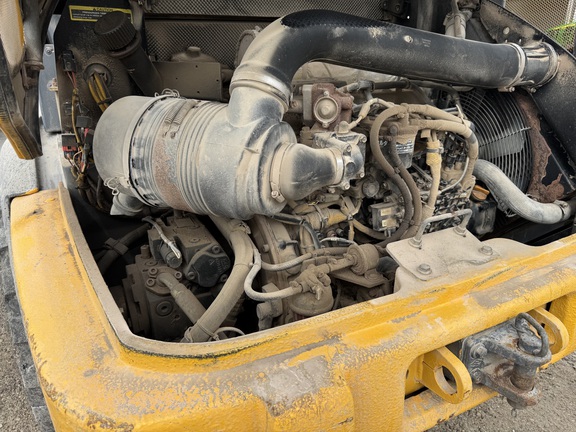 Photo of 2015 John Deere 204K