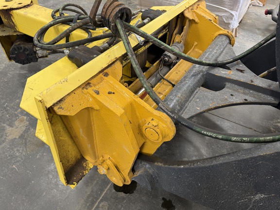 Photo of 2015 John Deere 204K