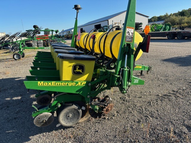 2008 John Deere 1750 Image 2