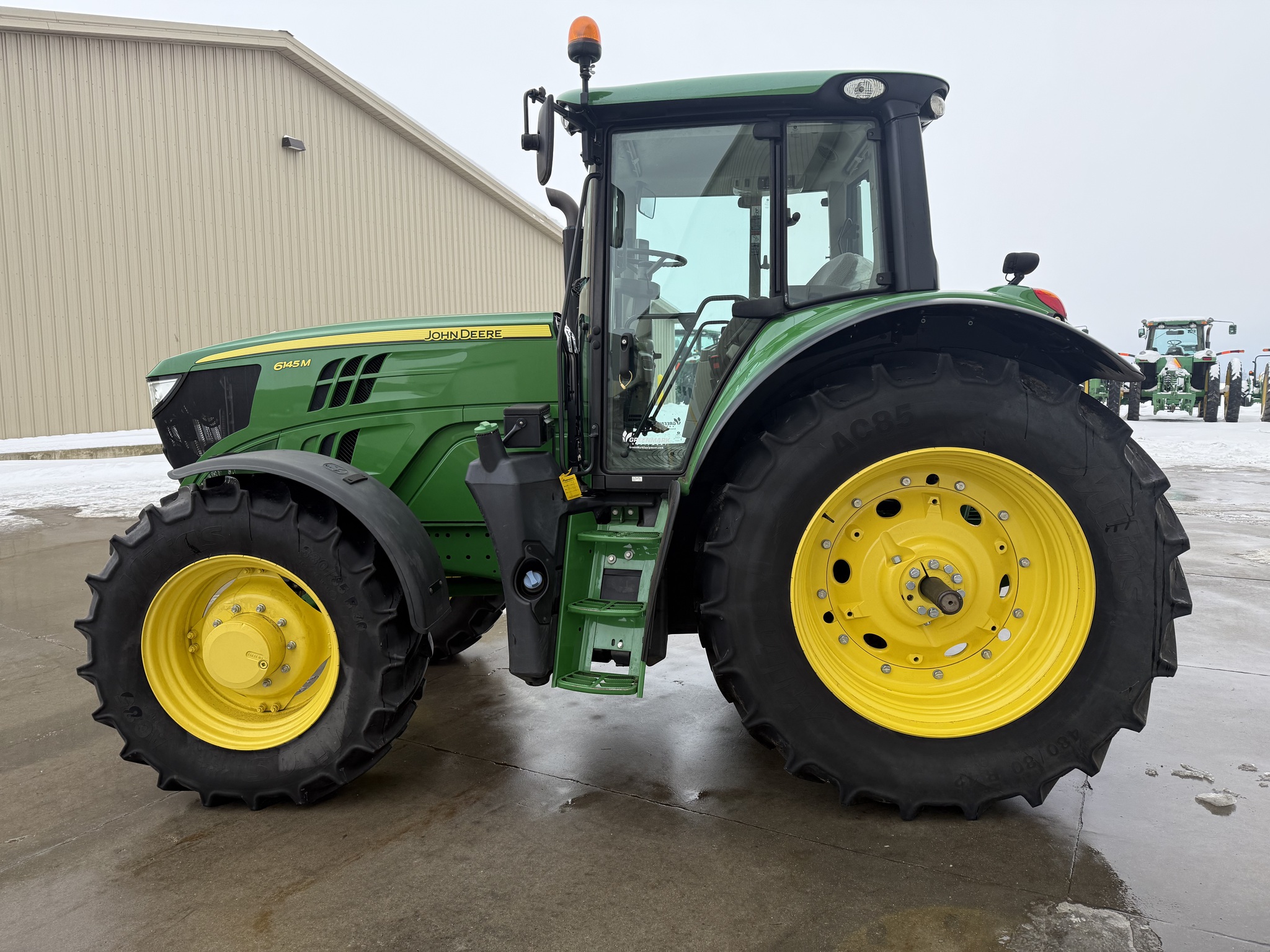 2021 John Deere 6145M Image 6