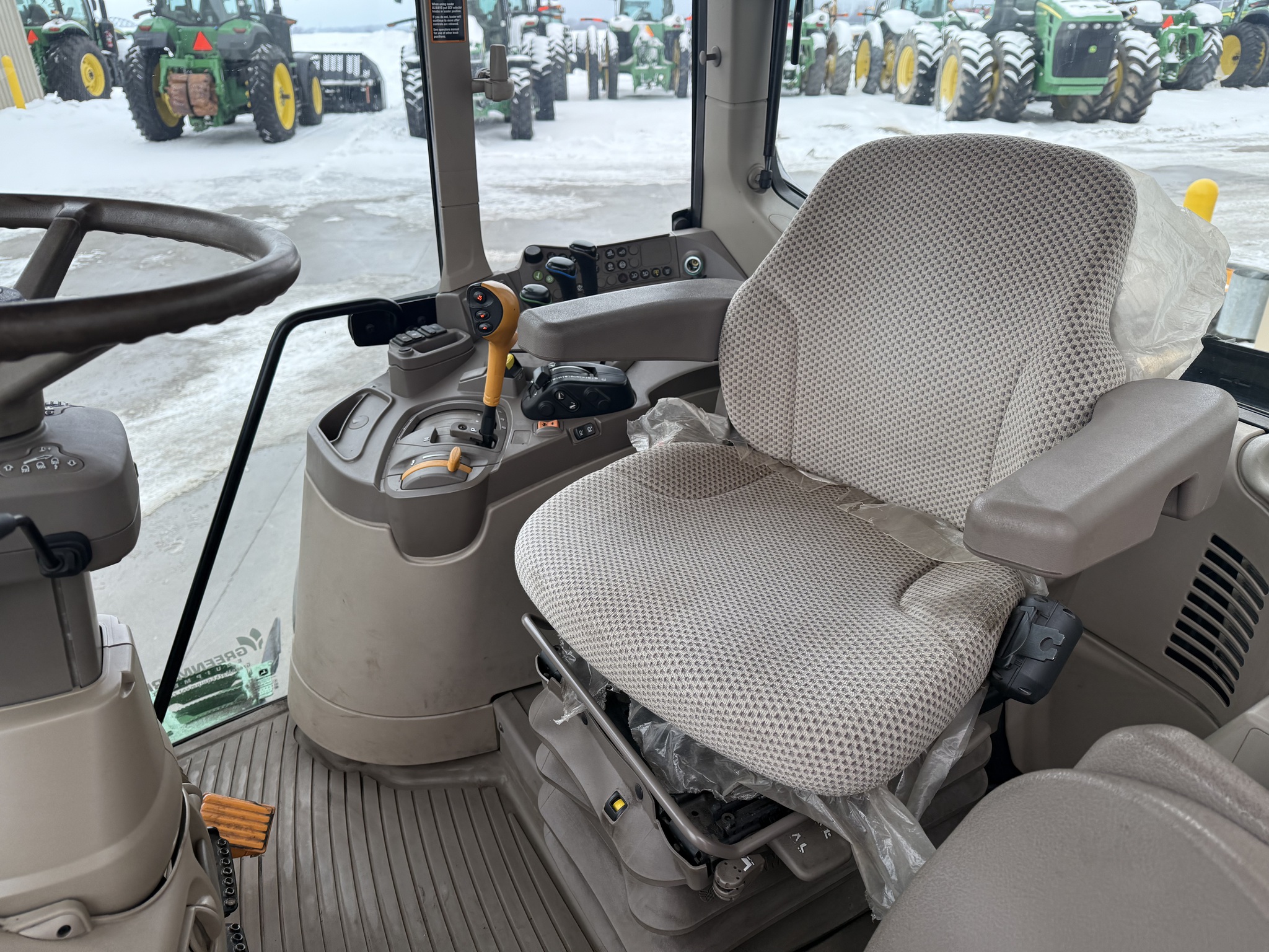 2021 John Deere 6145M Image 9