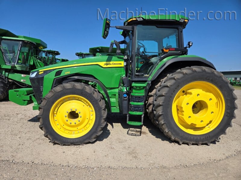 2024 John Deere 8R 370 Image 2