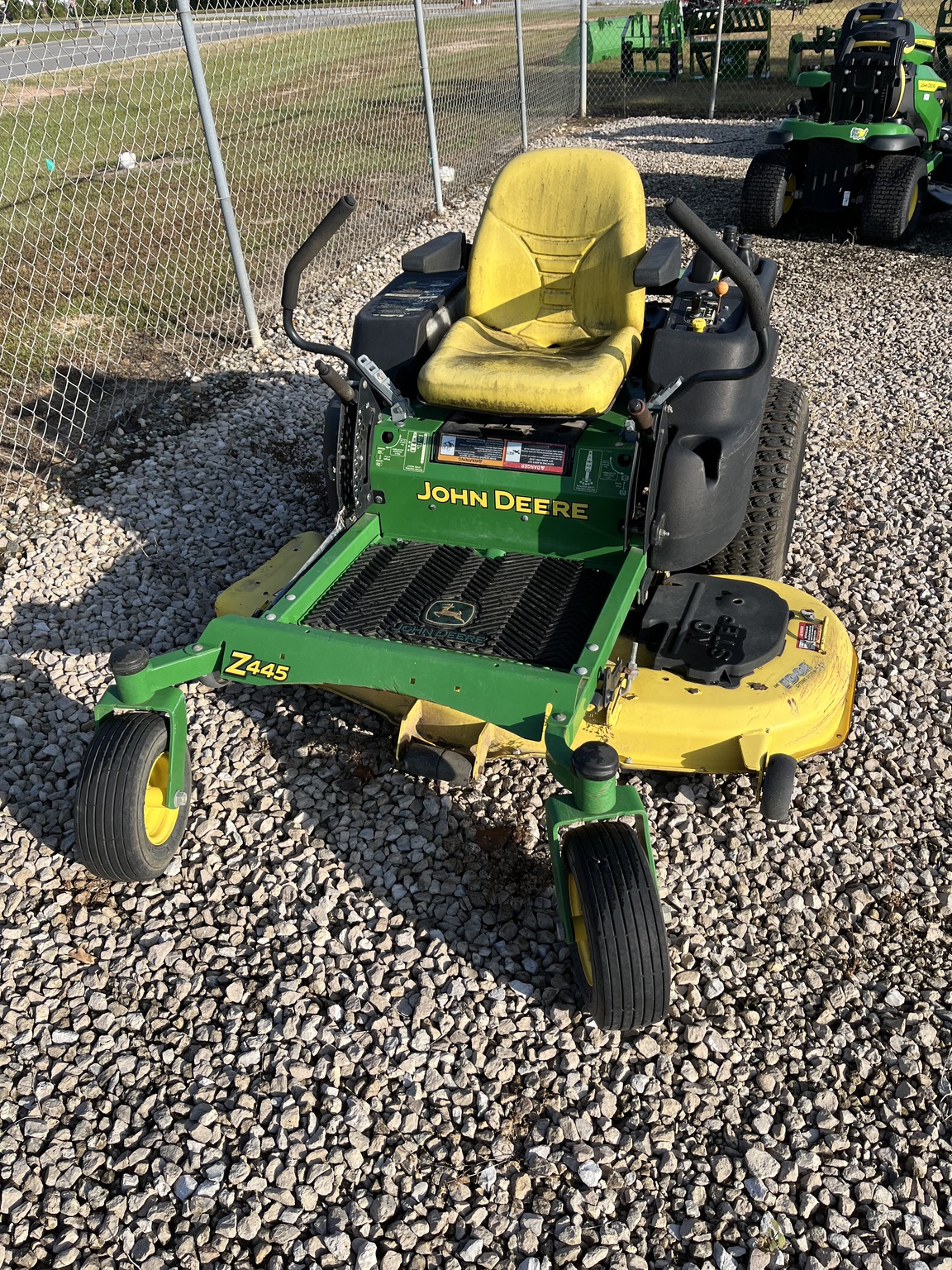 2009 John Deere Z445 Image 2