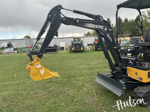 Photo of 2024 John Deere 17 P