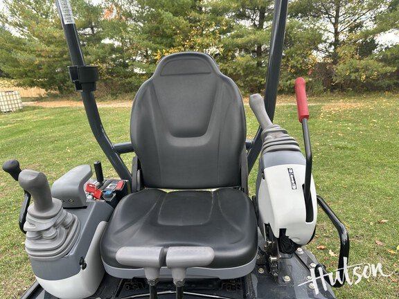 Photo of 2024 John Deere 17 P