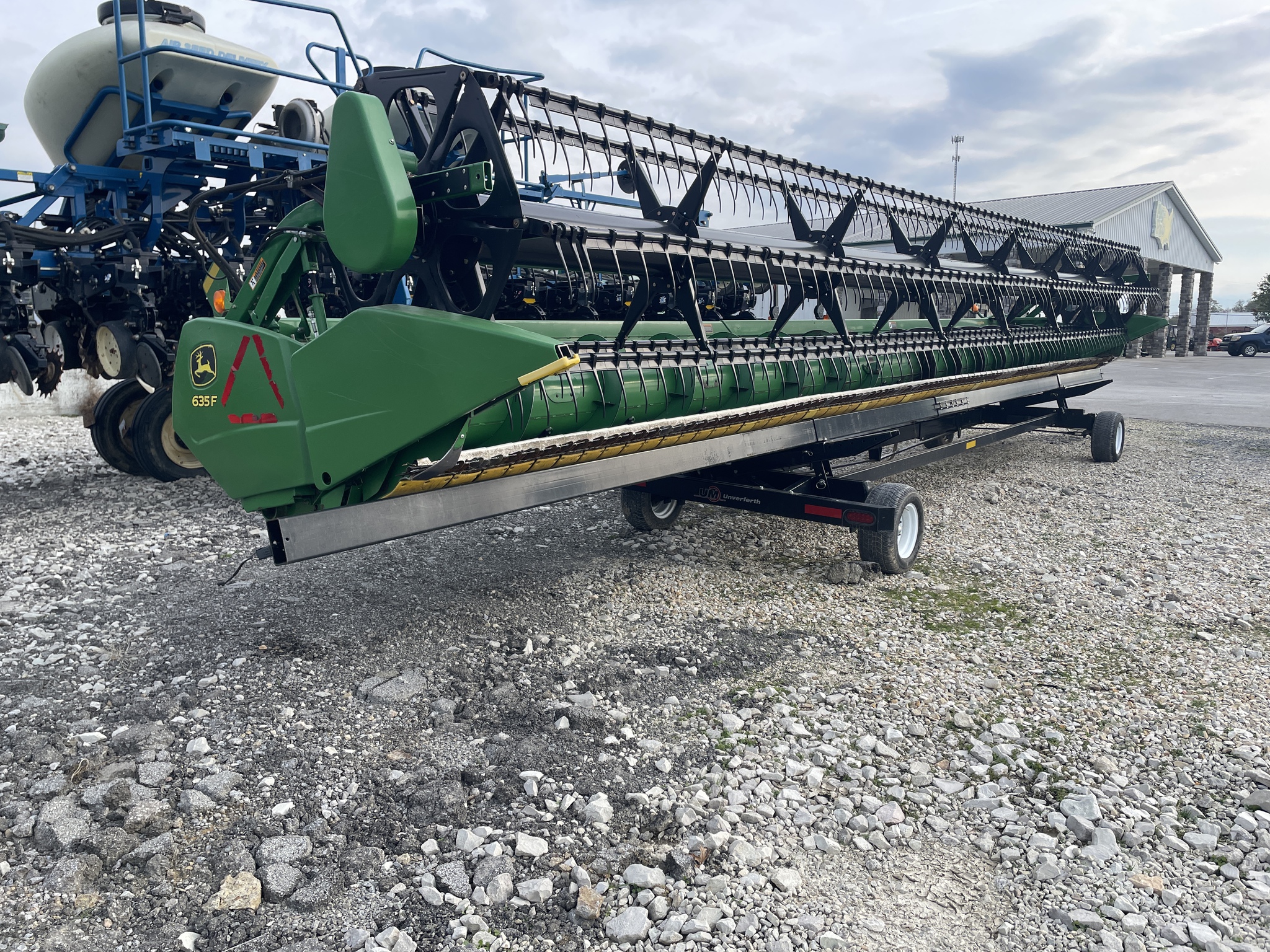 2011 John Deere 635F Image 5