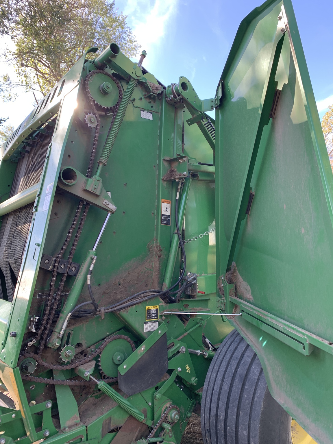 2020 John Deere 560M Image 1