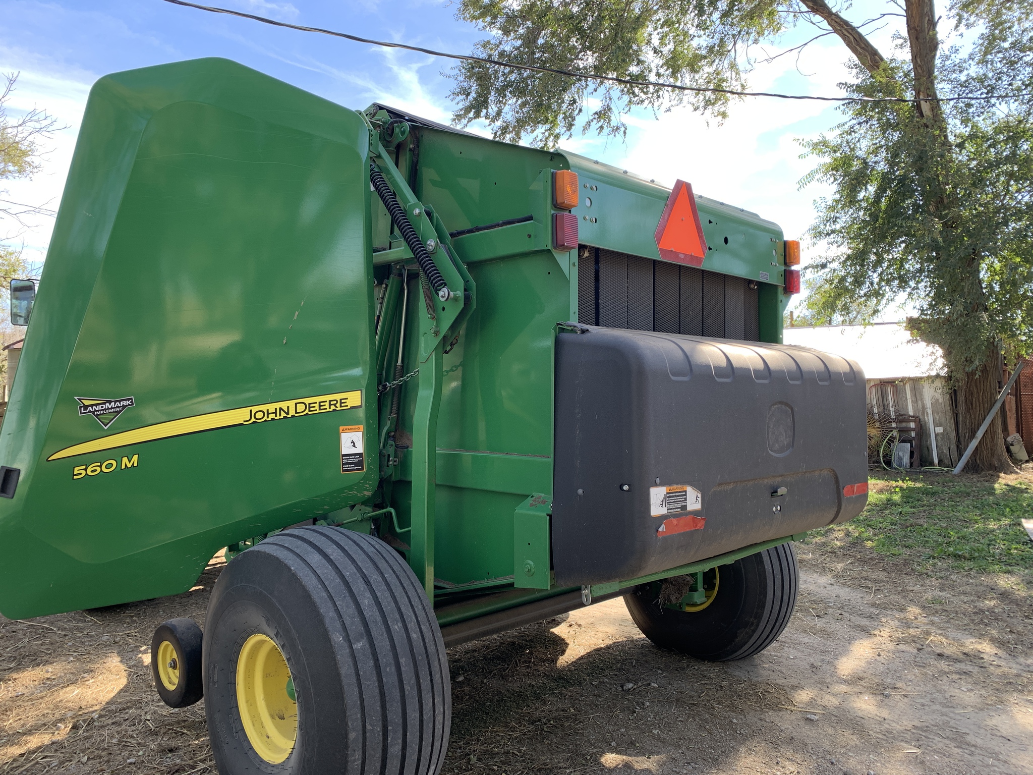 2020 John Deere 560M Image 9