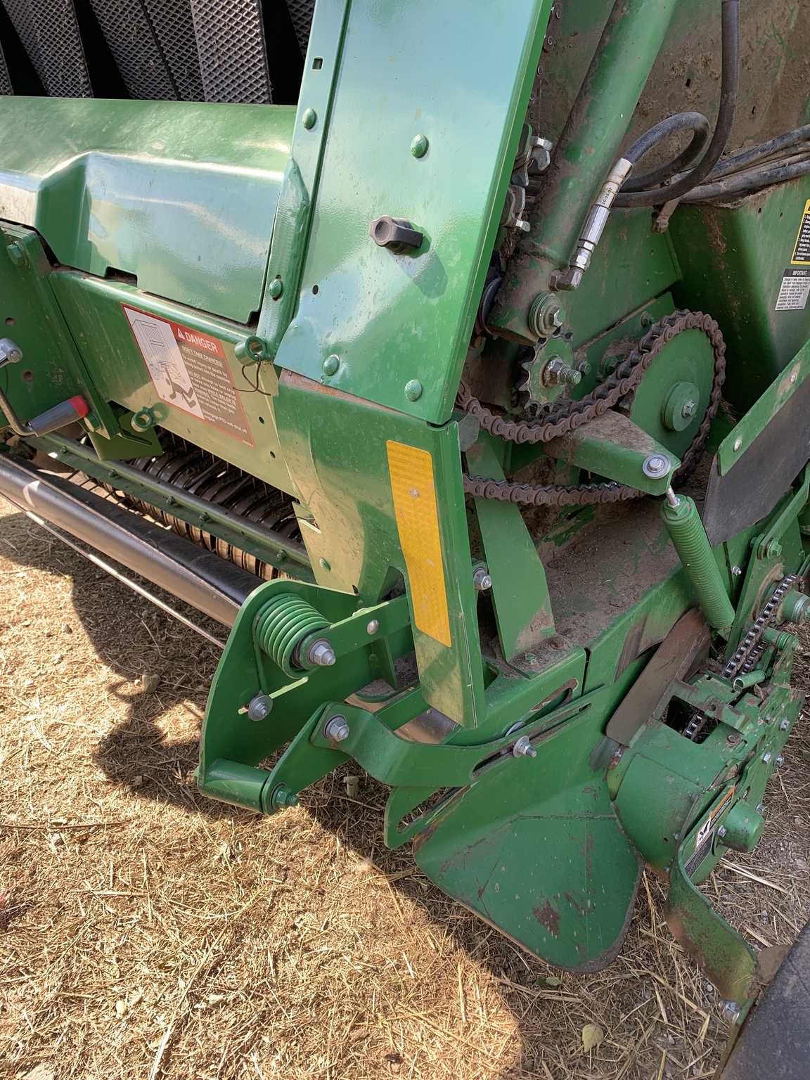 2020 John Deere 560M Image 11