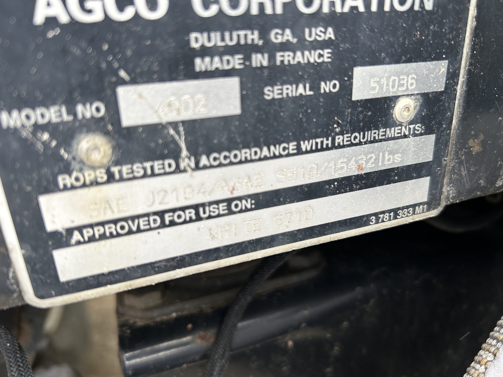 2001 White 6710 Image 4