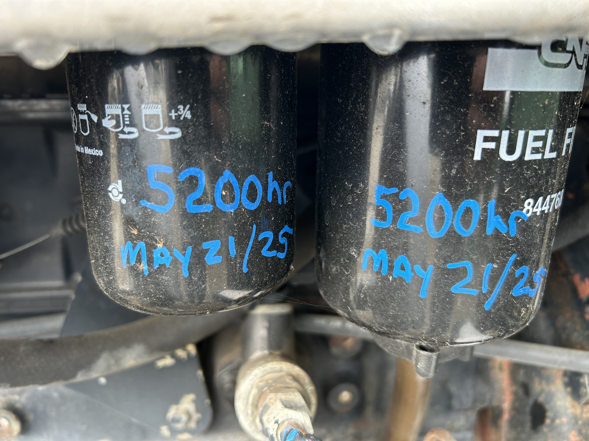 2001 White 6710 Image 12