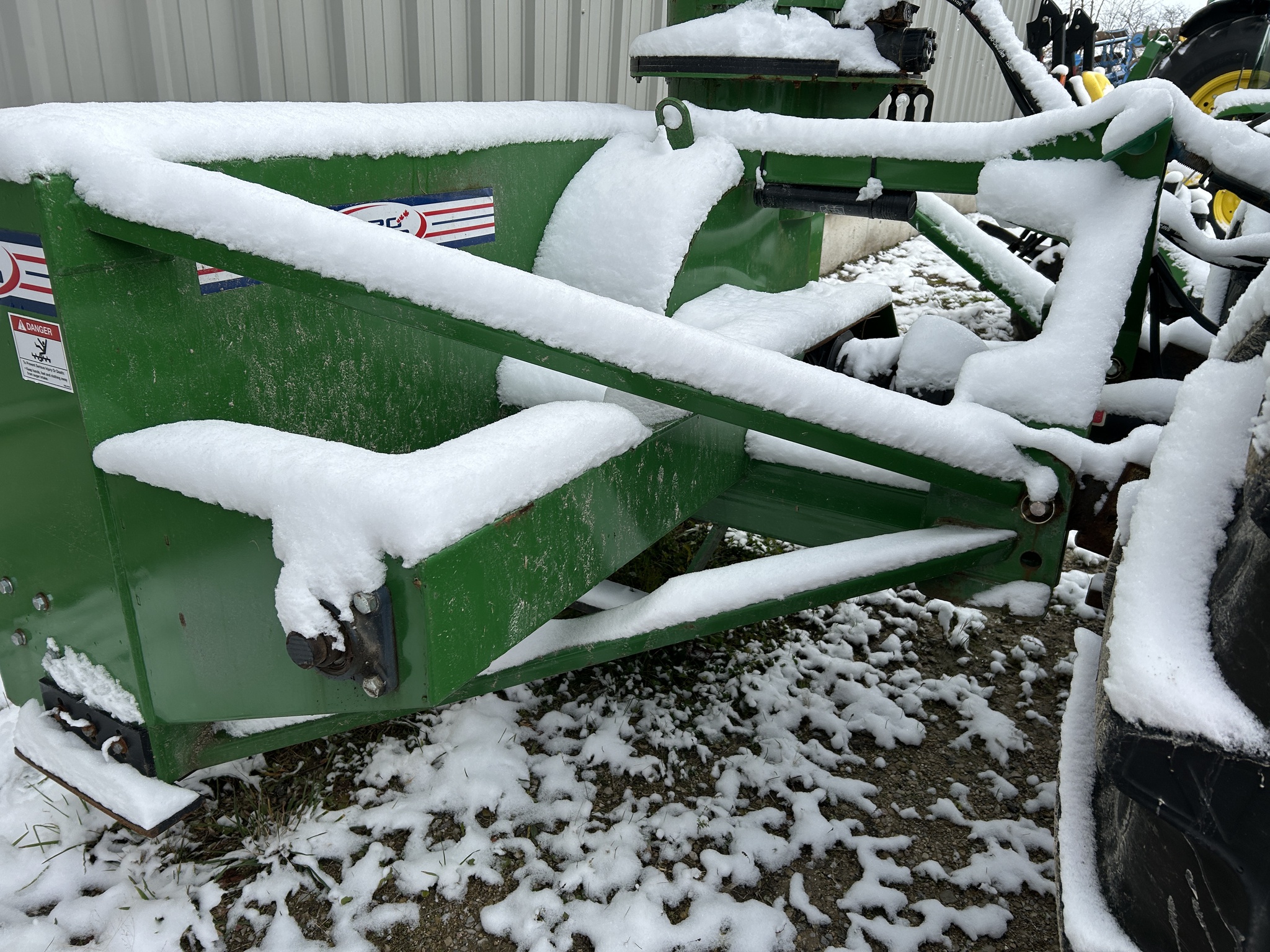 2001 White 6710 Image 28