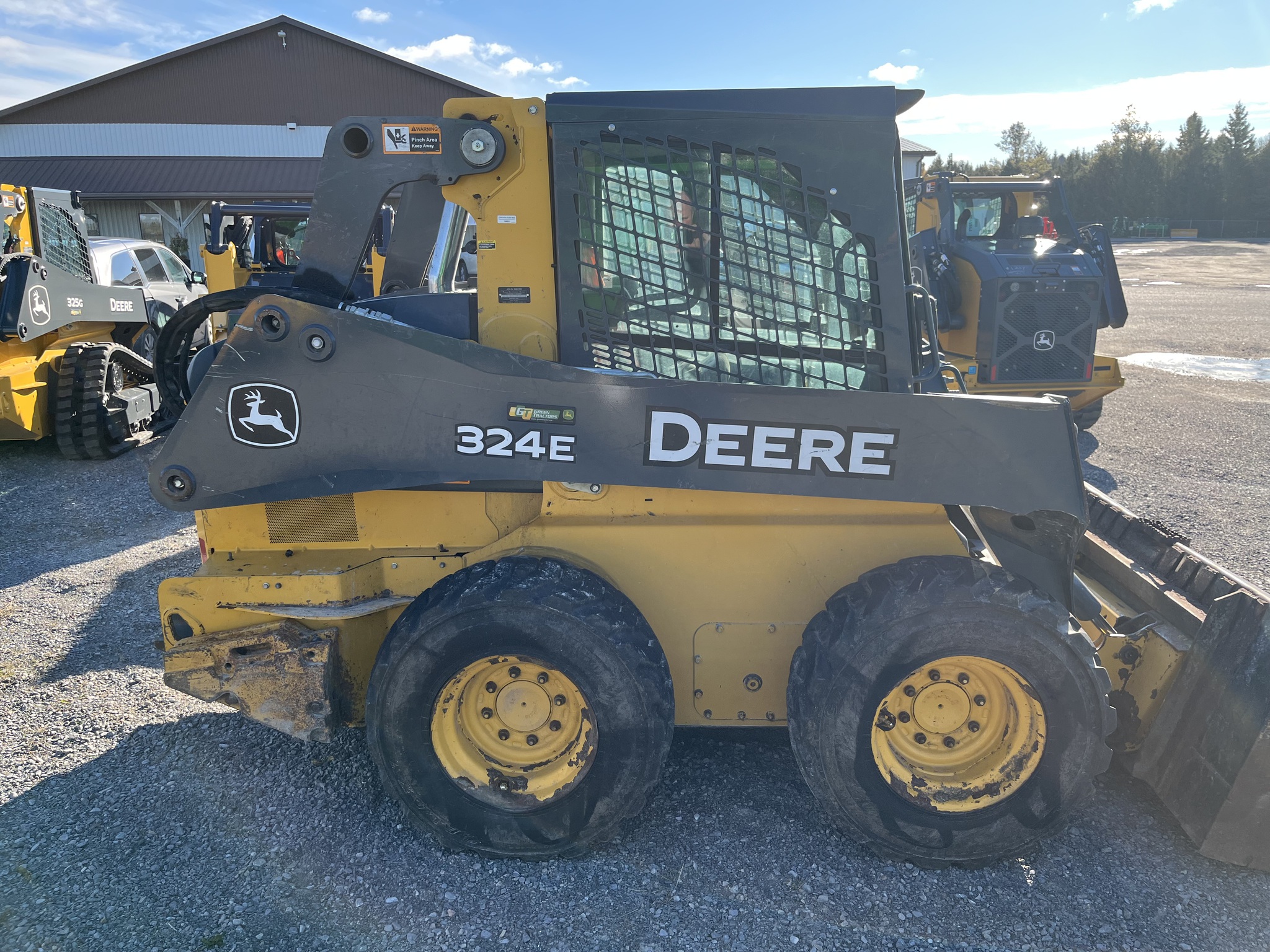 2018 John Deere 324E Image 3