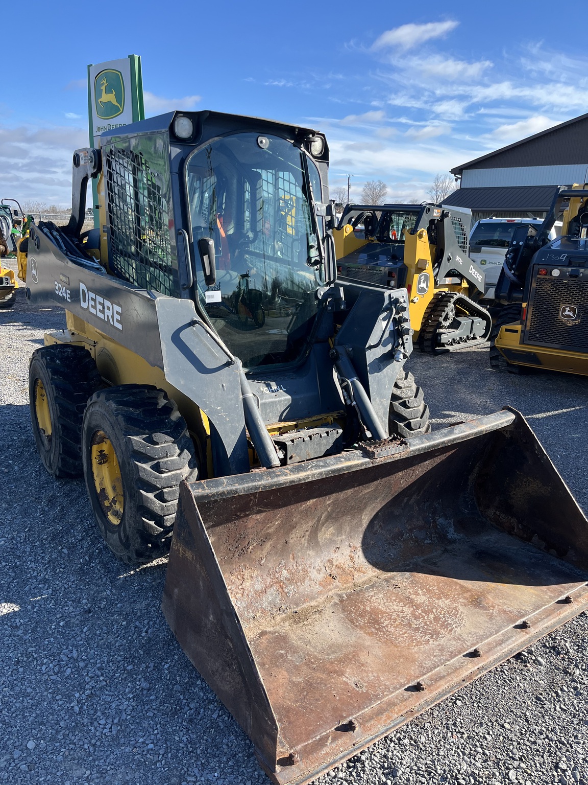 2018 John Deere 324E Image 4