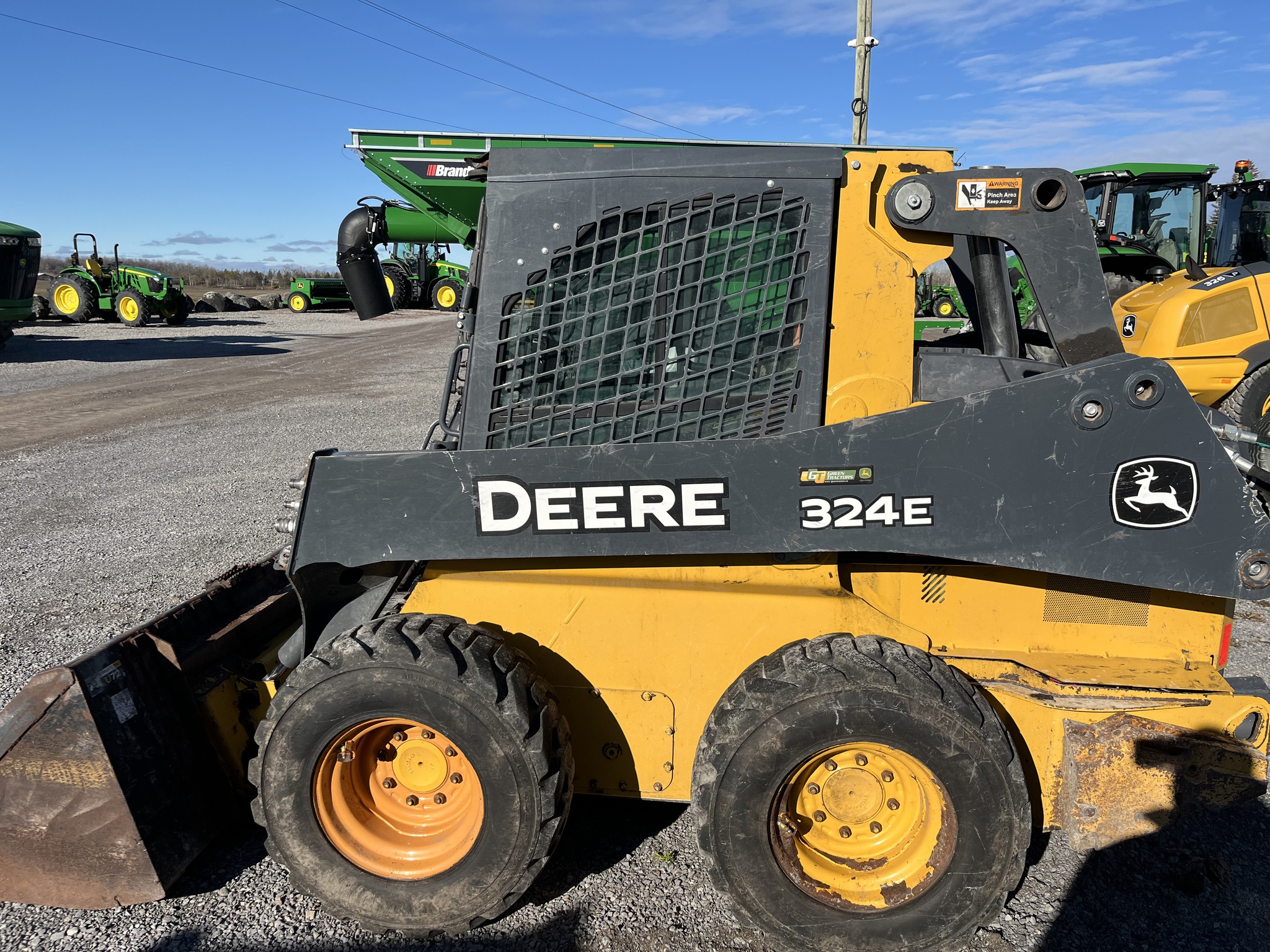 2018 John Deere 324E Image 5