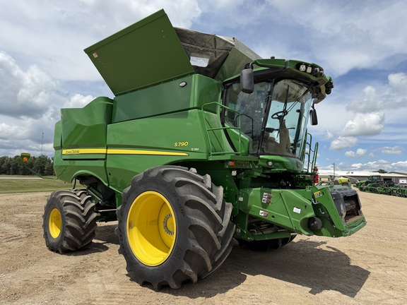  John Deere S790