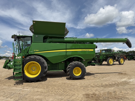 2024 John Deere S790 - Photo6