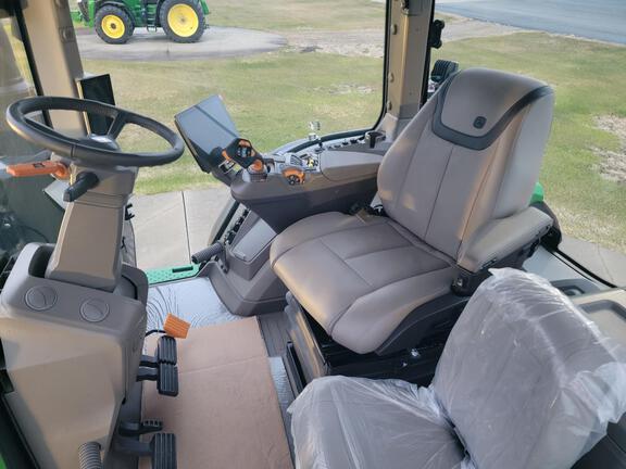 2025 John Deere 7R 350 - Photo11