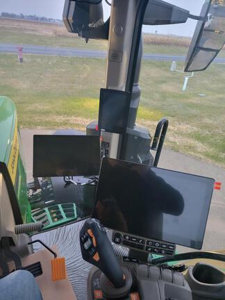 2025 John Deere 7R 350 - Photo17