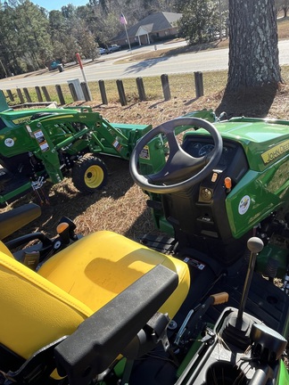 2024 John Deere 1025R Photo 2