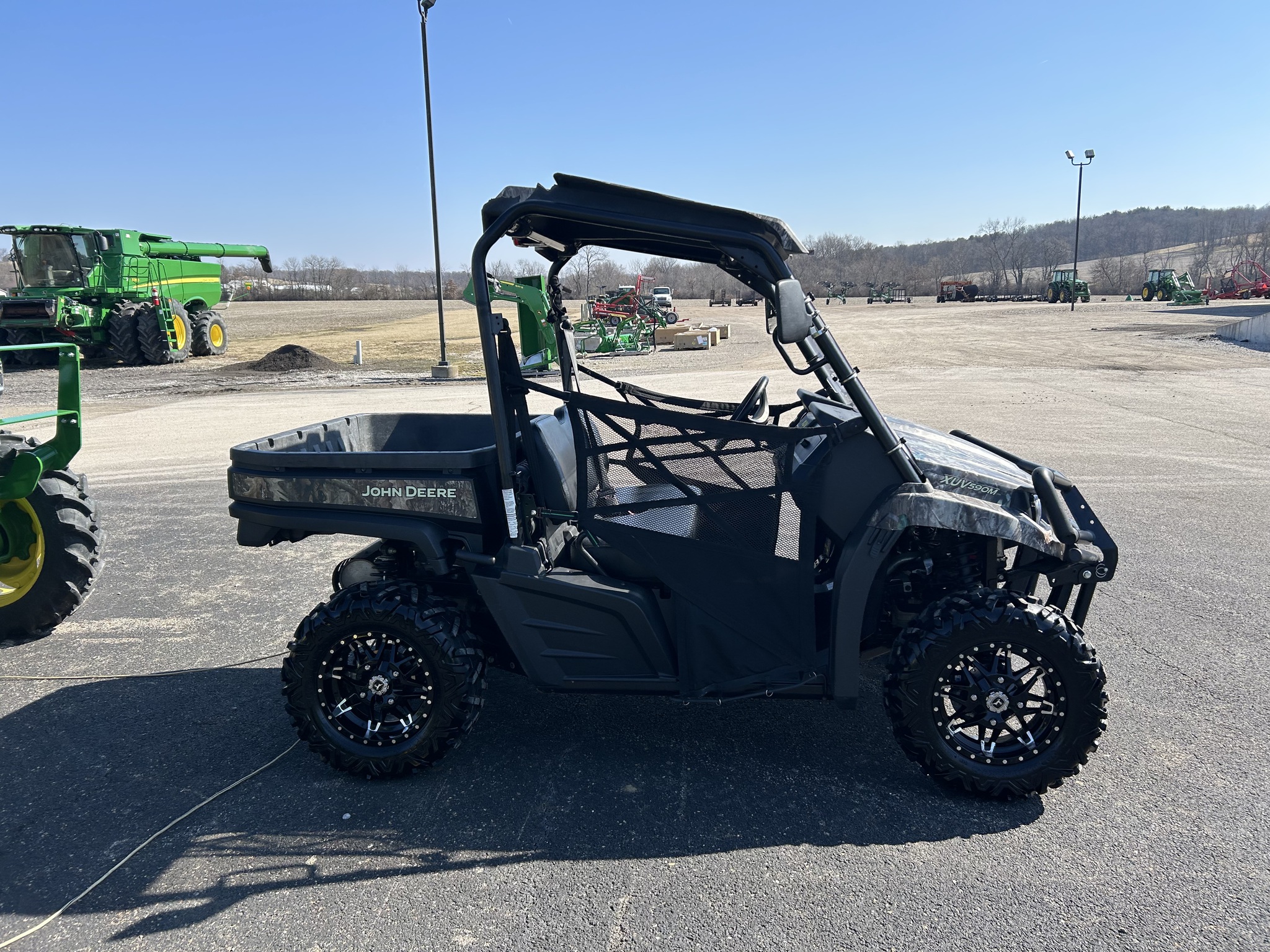 2021 John Deere XUV 590M Image 3