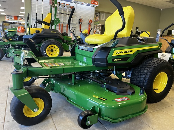 2025 John Deere Z325E-3